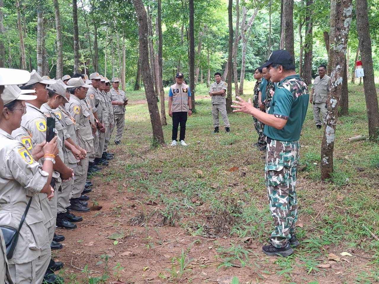 LINE_ALBUM_ทบทวน อปพร. 68_250813_494_397.jpg